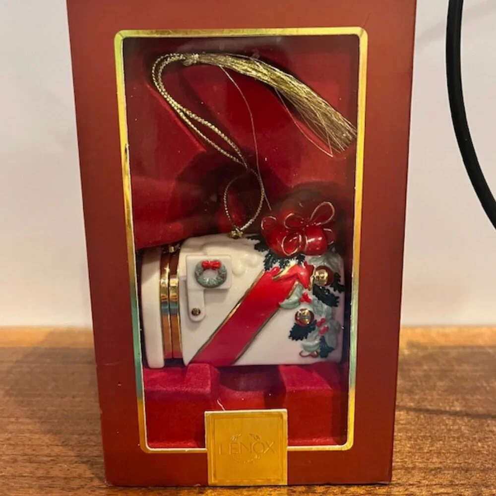 Lenox Yuletide Greetings Mailbox Cardinal Ornament NWT